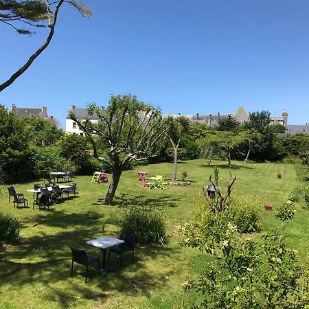 Hotel D'Angleterre Roscoff Bagian luar foto